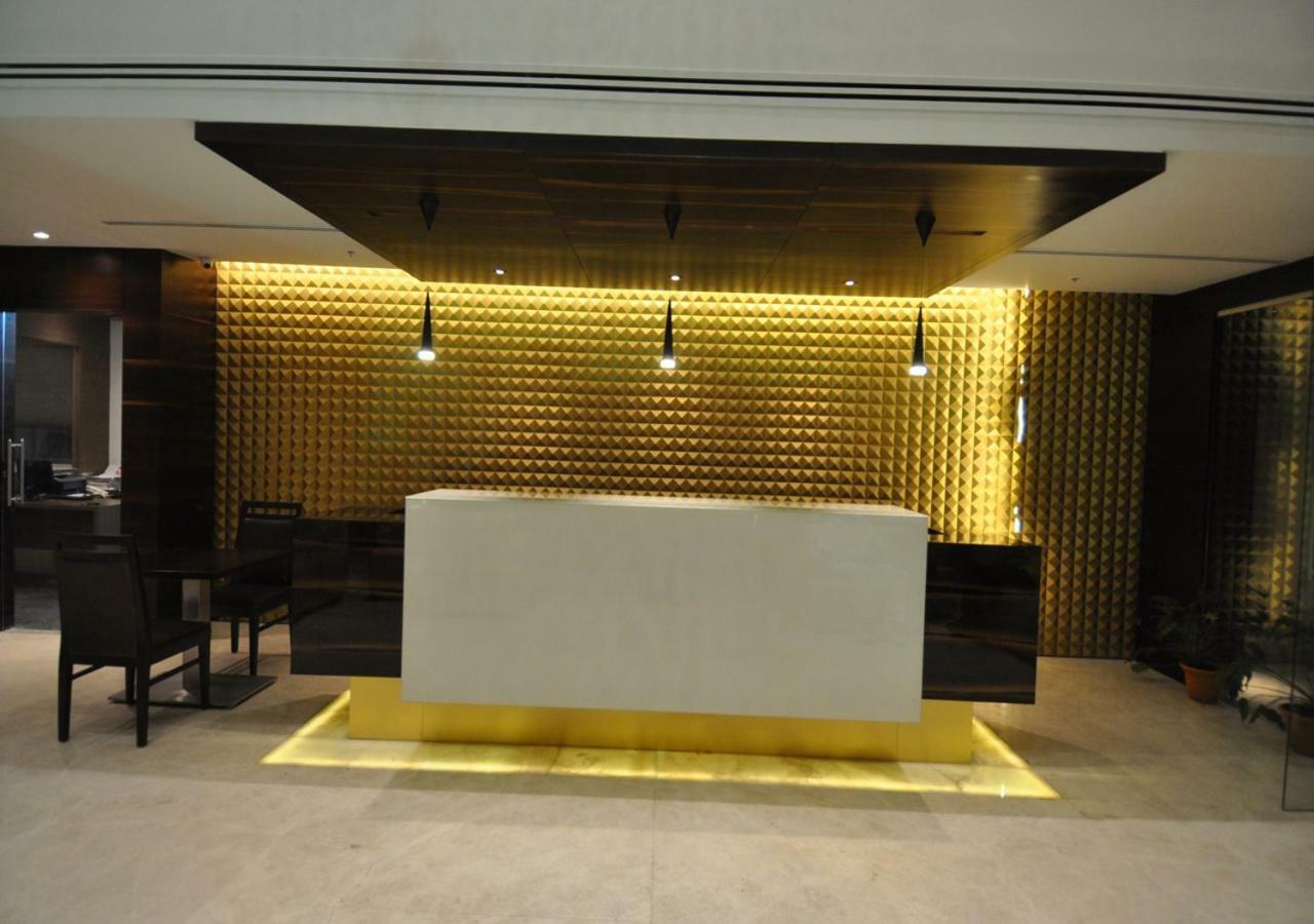 Tarawade Clarks Inn Пюн Екстериор снимка